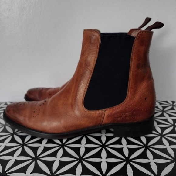 Melvin & Hamilton 'Betty' Chelsea Boots - Picture 5 of 9